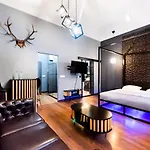 Appartement New Praga Ladies' & Gentlemen's By Bookinghost *