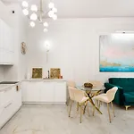 Appartement New Praga Ladies' & Gentlemen's By Bookinghost