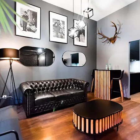 New Praga Ladies' & Gentlemen's By Bookinghost * Βαρσοβία