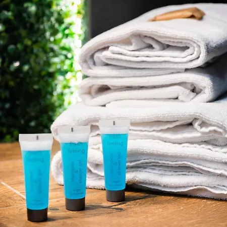 New Praga Ladies' & Gentlemen's By Bookinghost * Βαρσοβία