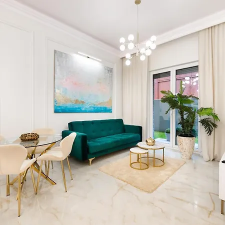 New Praga Ladies' & Gentlemen's By Bookinghost * Варшава