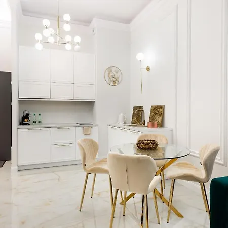 Апартаменты New Praga Ladies' & Gentlemen's By Bookinghost