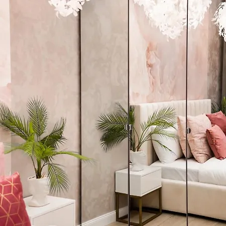 New Praga Ladies' & Gentlemen's By Bookinghost * Варшава