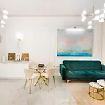 Daire New Praga Ladies' & Gentlemen's By Bookinghost